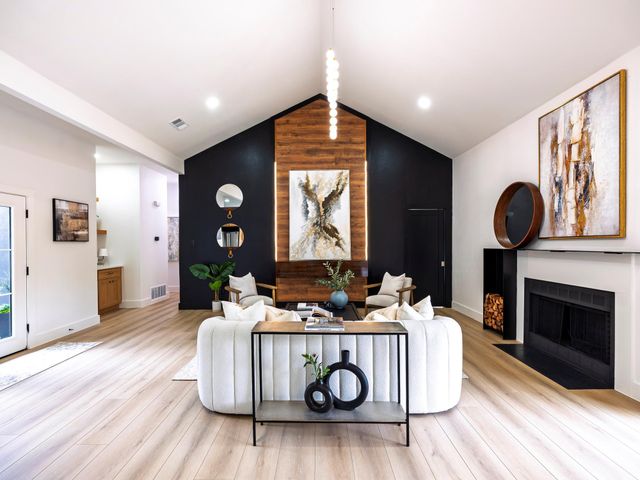 8111 Elkhorn Mountain TRL, Austin, TX 78729