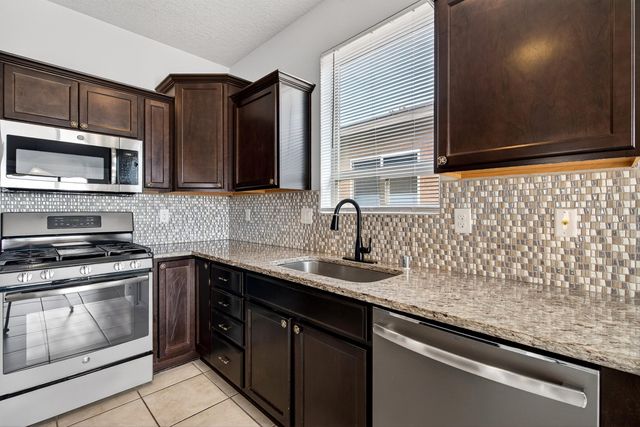 6924 Tempe Avenue NW, Albuquerque, NM 87114