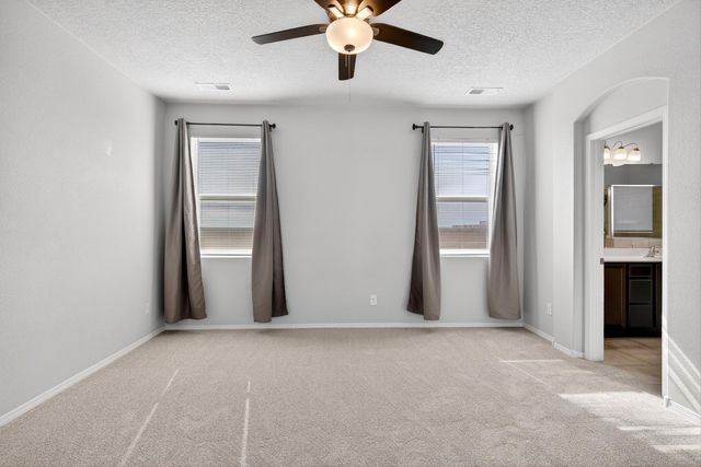 6924 Tempe Avenue NW, Albuquerque, NM 87114