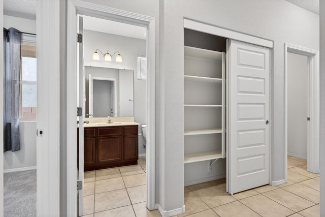 6924 Tempe Avenue NW, Albuquerque, NM 87114