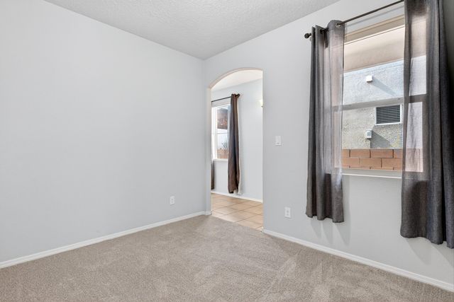 6924 Tempe Avenue NW, Albuquerque, NM 87114