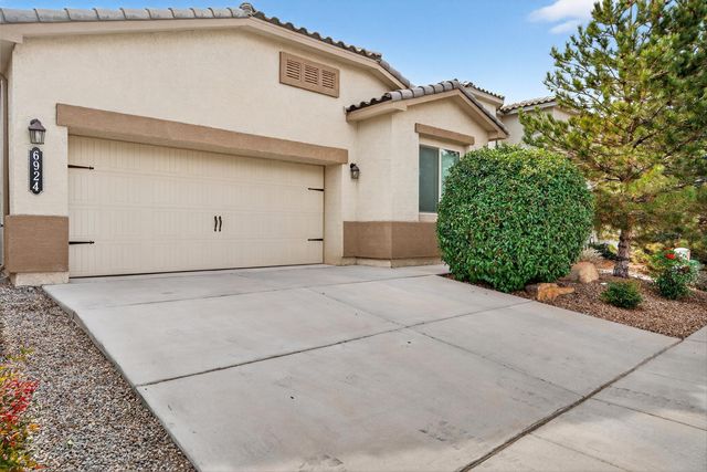 6924 Tempe Avenue NW, Albuquerque, NM 87114