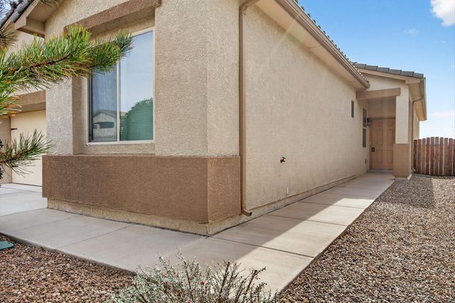 6924 Tempe Avenue NW, Albuquerque, NM 87114