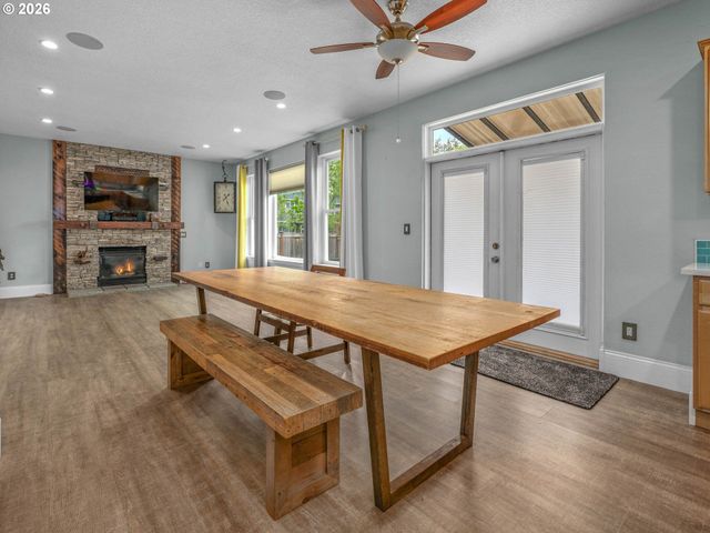 726 Nw HARVEST MOON Dr, Hillsboro, OR 97124