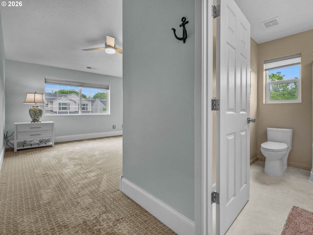 726 Nw HARVEST MOON Dr, Hillsboro, OR 97124