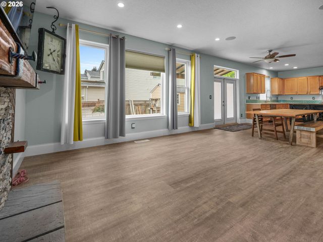 726 Nw HARVEST MOON Dr, Hillsboro, OR 97124