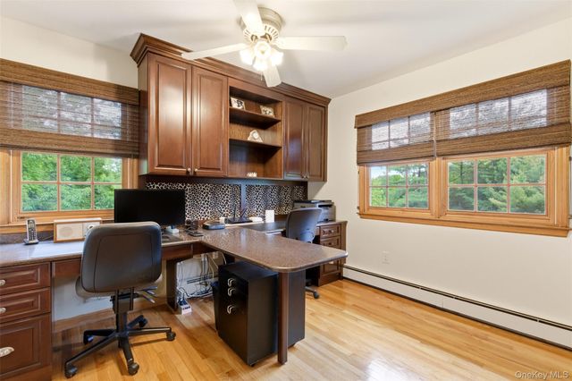 17 Holden Lane, Bayville, NY 11709