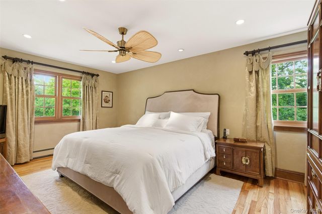 17 Holden Lane, Bayville, NY 11709