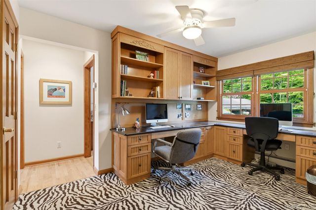 17 Holden Lane, Bayville, NY 11709