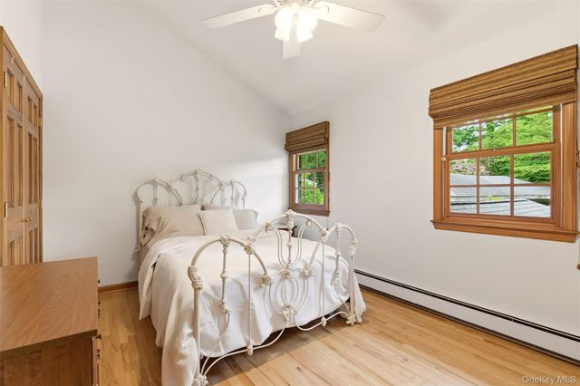 17 Holden Lane, Bayville, NY 11709