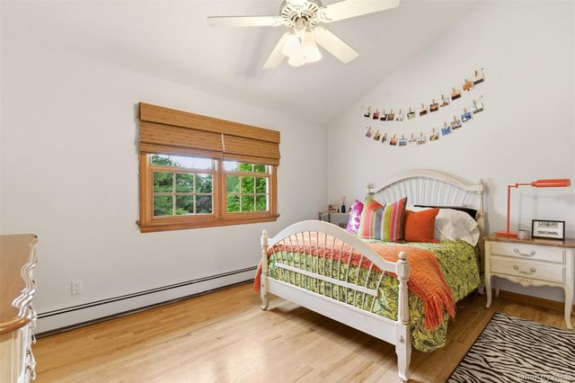 17 Holden Lane, Bayville, NY 11709