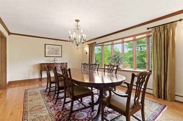 17 Holden Lane, Bayville, NY 11709