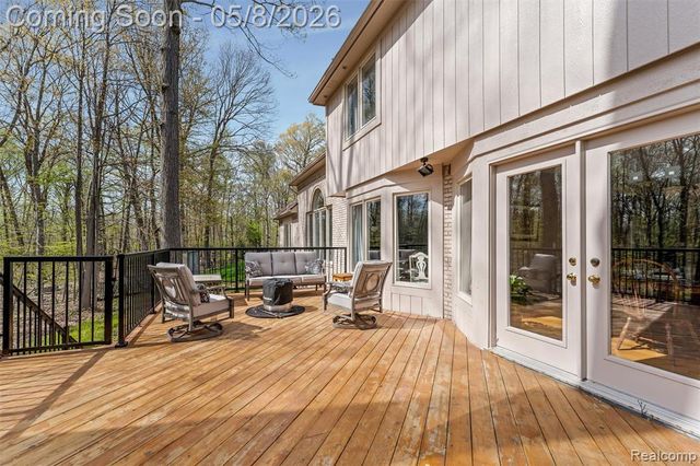 56377 Copperfield Drive, Shelby Twp, MI 48316