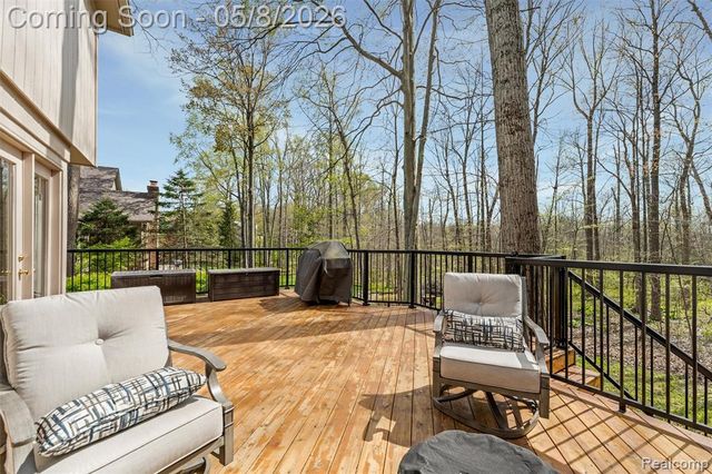 56377 Copperfield Drive, Shelby Twp, MI 48316