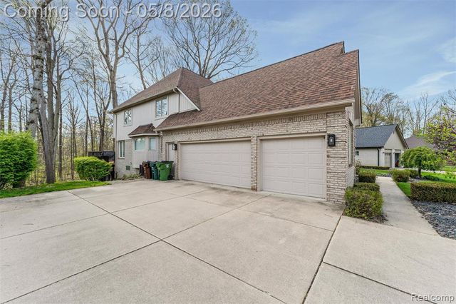 56377 Copperfield Drive, Shelby Twp, MI 48316