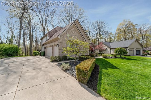 56377 Copperfield Drive, Shelby Twp, MI 48316