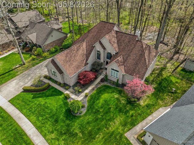 56377 Copperfield Drive, Shelby Twp, MI 48316