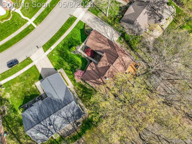 56377 Copperfield Drive, Shelby Twp, MI 48316