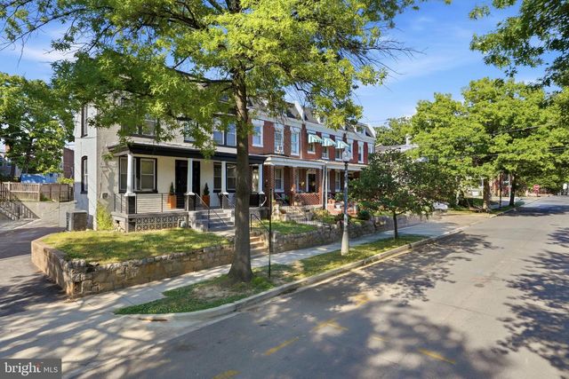 517 TAYLOR ST NW, Washington, DC 20011