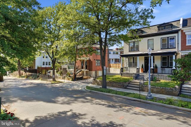 517 TAYLOR ST NW, Washington, DC 20011