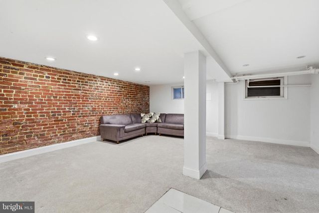517 TAYLOR ST NW, Washington, DC 20011
