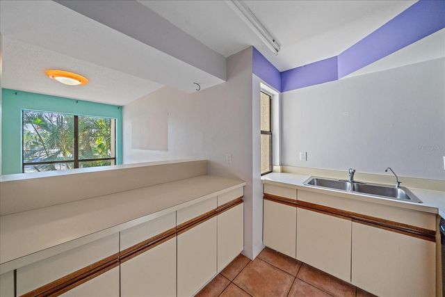 6157 MIDNIGHT PASS ROAD B12, Sarasota, FL 34242