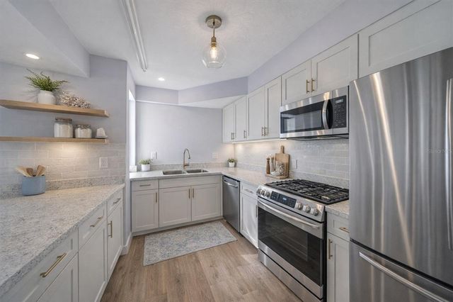 6157 MIDNIGHT PASS ROAD B12, Sarasota, FL 34242