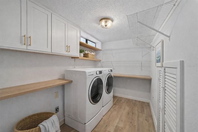 6157 MIDNIGHT PASS ROAD B12, Sarasota, FL 34242