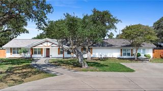 1219 S Church St, Rockport, TX 78382