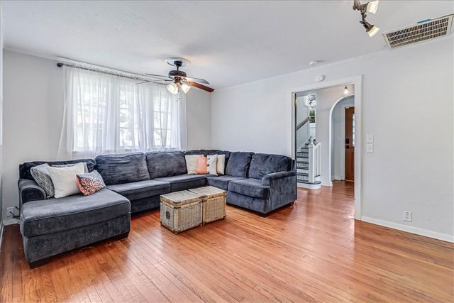 332 N Houston St, Aransas Pass, TX 78336