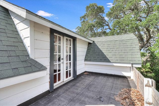 332 N Houston St, Aransas Pass, TX 78336