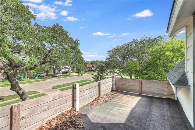 332 N Houston St, Aransas Pass, TX 78336