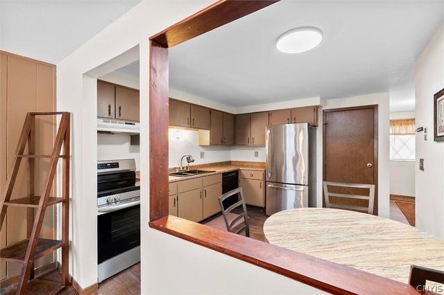 8014 Marlin Drive A, Clay, NY 13041