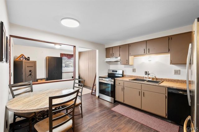 8014 Marlin Drive A, Clay, NY 13041