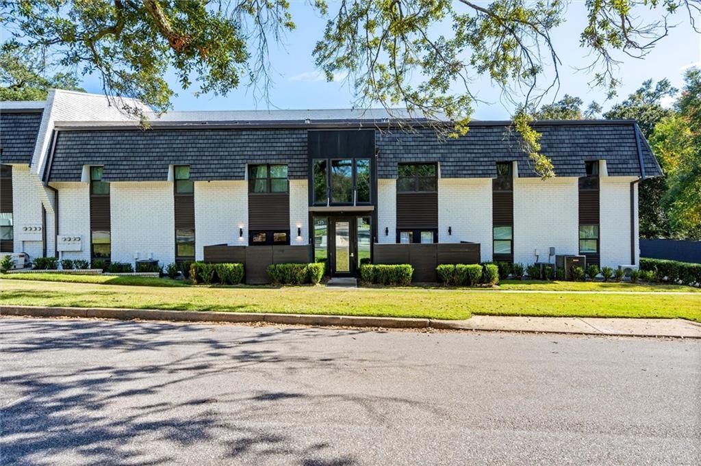 3655 Old Shell Road 127, Mobile, AL 36608