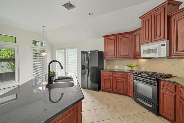 3124 Crystal Cascade Lane, League City, TX 77573