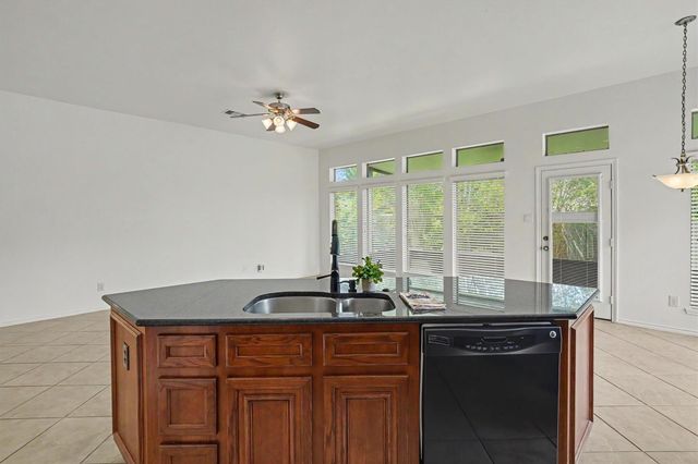 3124 Crystal Cascade Lane, League City, TX 77573