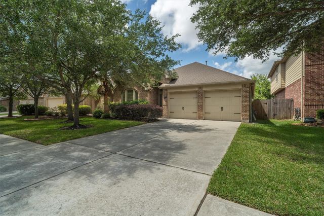 3124 Crystal Cascade Lane, League City, TX 77573