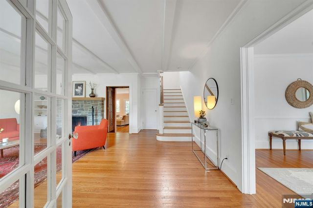 9 Parkway, Montclair, NJ 07042