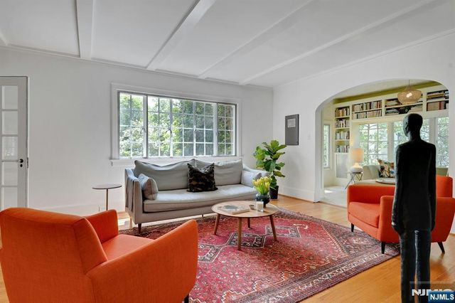9 Parkway, Montclair, NJ 07042