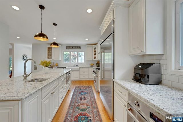 9 Parkway, Montclair, NJ 07042