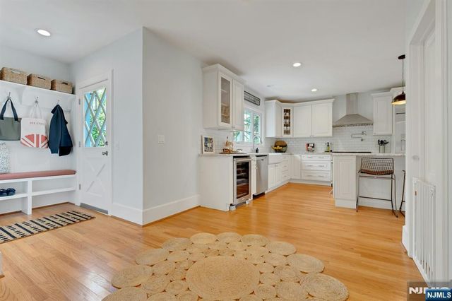 9 Parkway, Montclair, NJ 07042