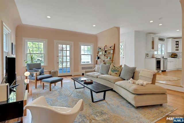 9 Parkway, Montclair, NJ 07042