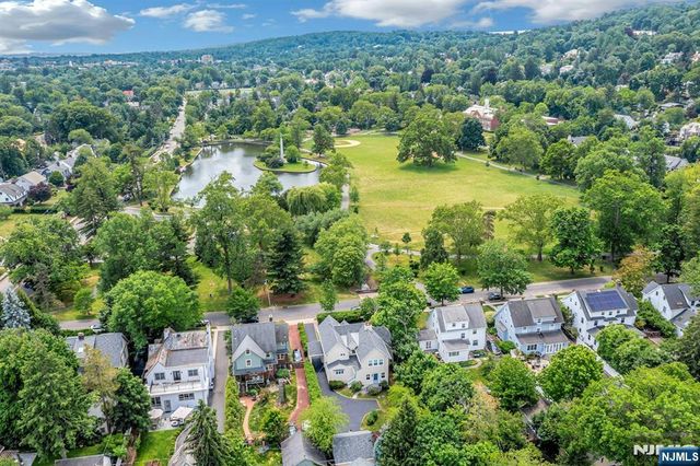 9 Parkway, Montclair, NJ 07042