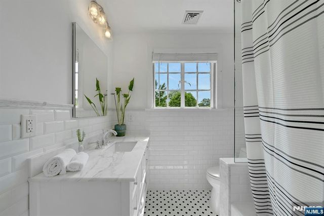 9 Parkway, Montclair, NJ 07042