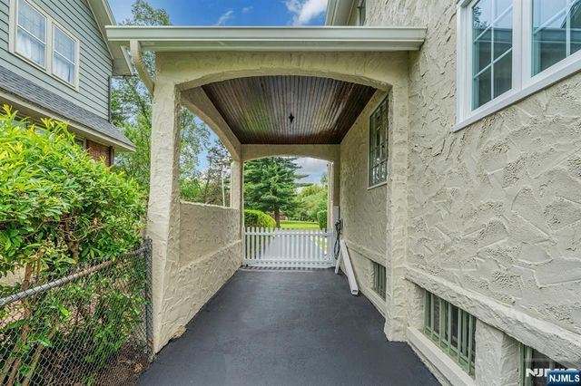 9 Parkway, Montclair, NJ 07042