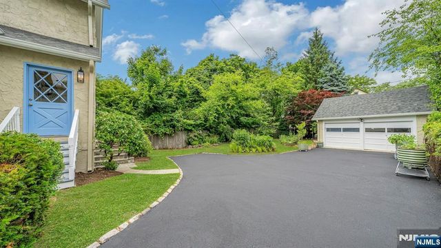 9 Parkway, Montclair, NJ 07042