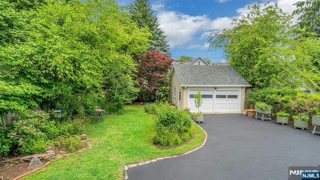 9 Parkway, Montclair, NJ 07042