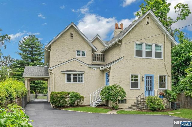 9 Parkway, Montclair, NJ 07042