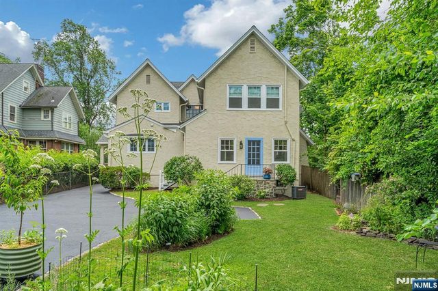9 Parkway, Montclair, NJ 07042